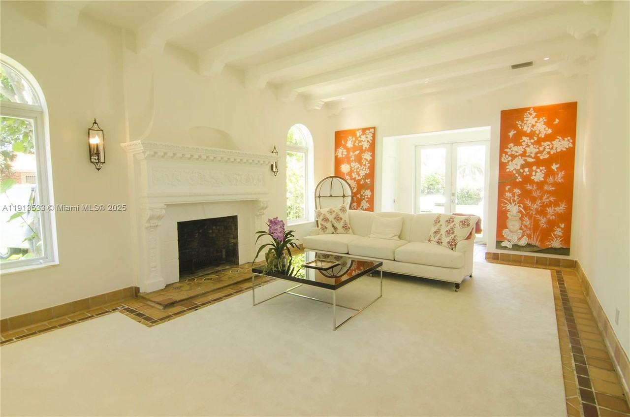 5800 Lagorce Dr - Photo 4 of 8