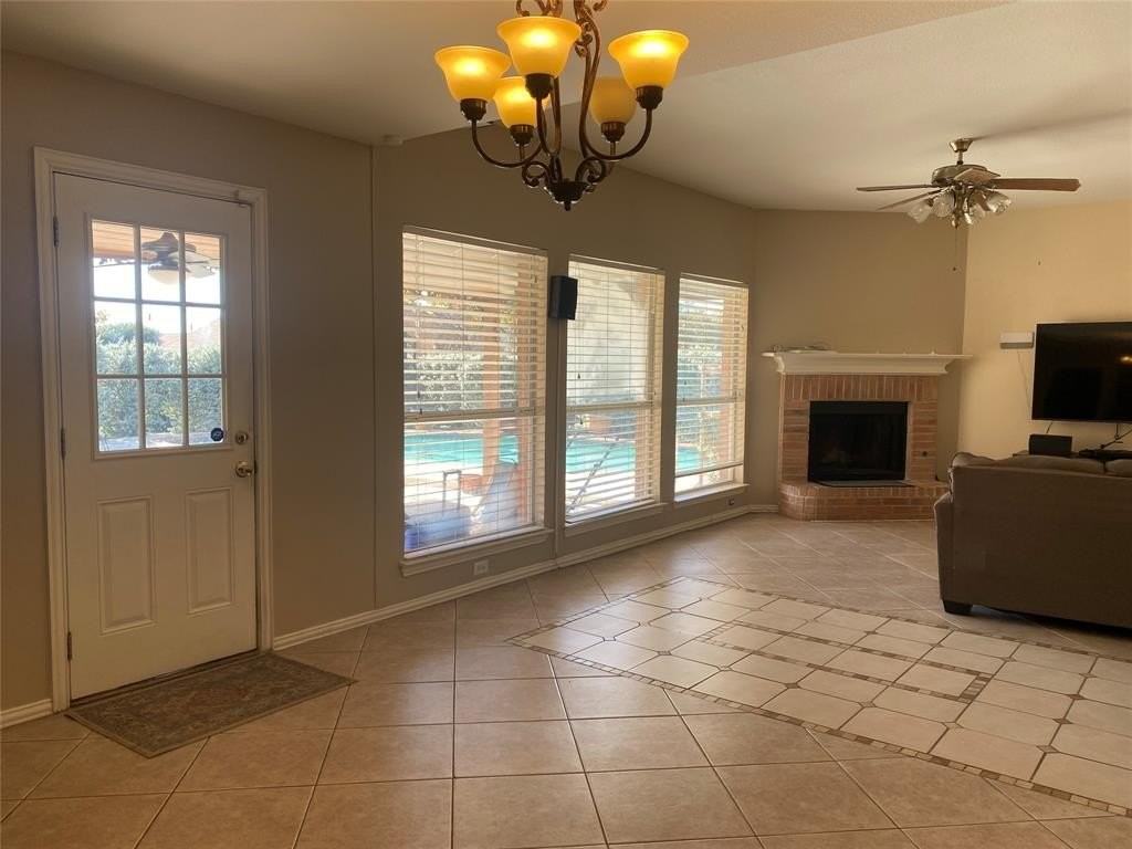 1230 Donegal Ln - Photo 6 of 40