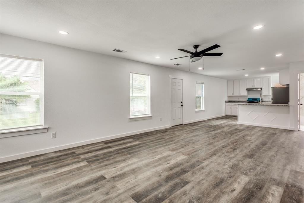 3301 8th Ave - Photo 4 of 11