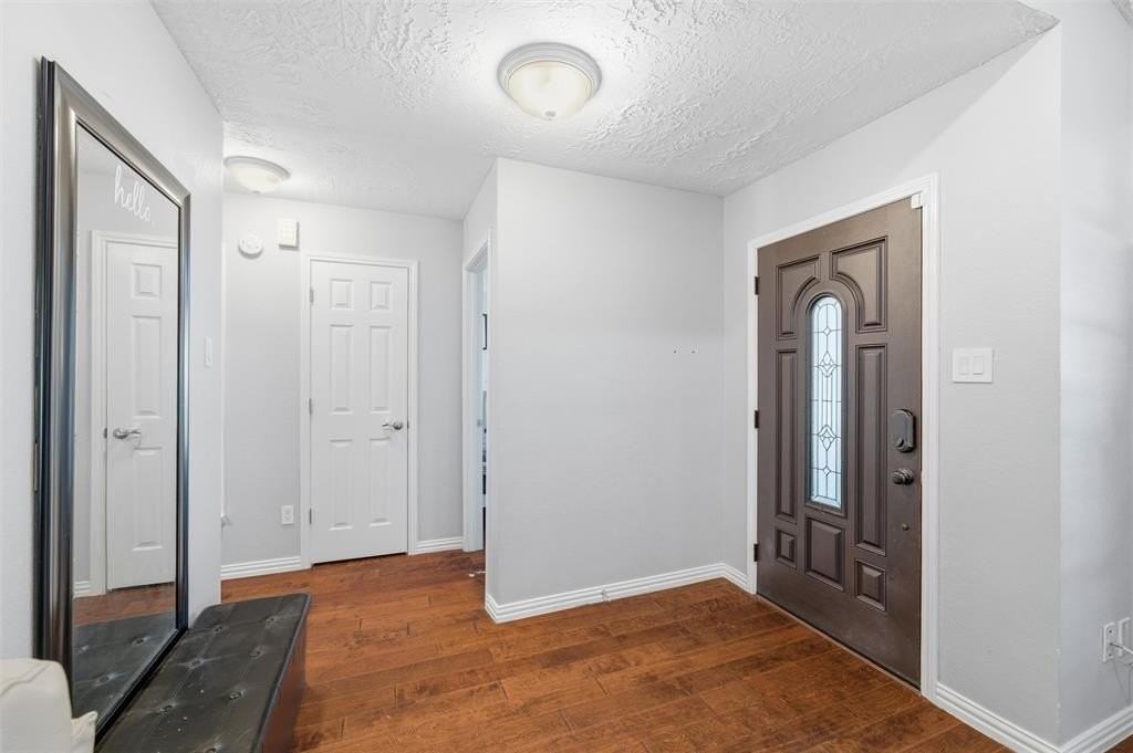 1116 Seabrook Drive - Photo 4 of 26