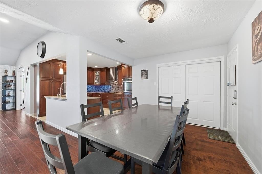 1116 Seabrook Drive - Photo 5 of 26