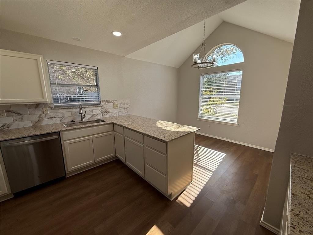 7913 Rice Dr - Photo 7 of 20