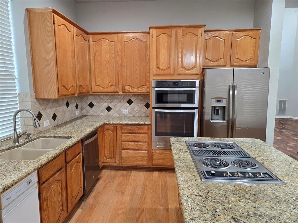 7700 Heather Ridge Ct - Photo 3 of 21