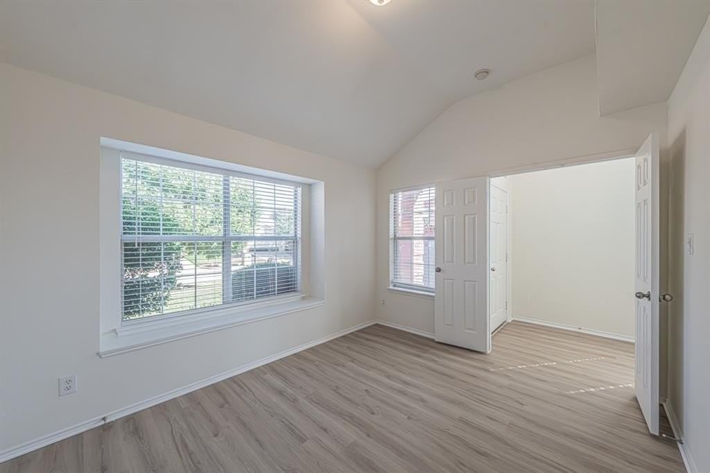 3929 Winter Springs Dr - Photo 4 of 28