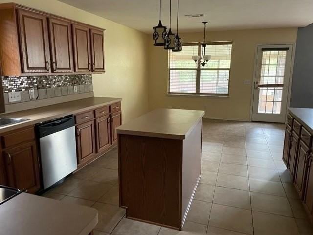 1005 Caddo Lake Dr - Photo 2 of 14