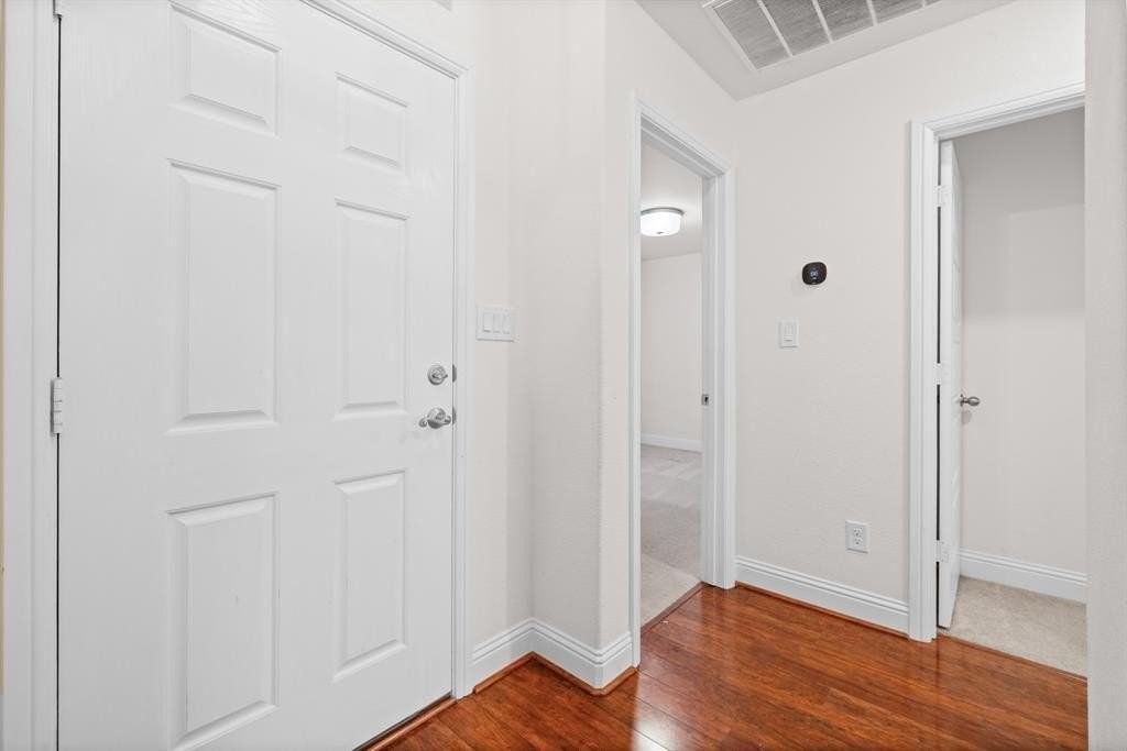 422 Stoneridge Drive - Photo 5 of 37