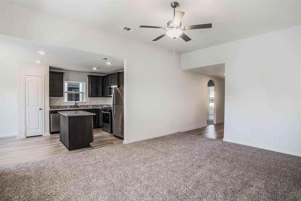 1460 Sunkiss Drive - Photo 6 of 24