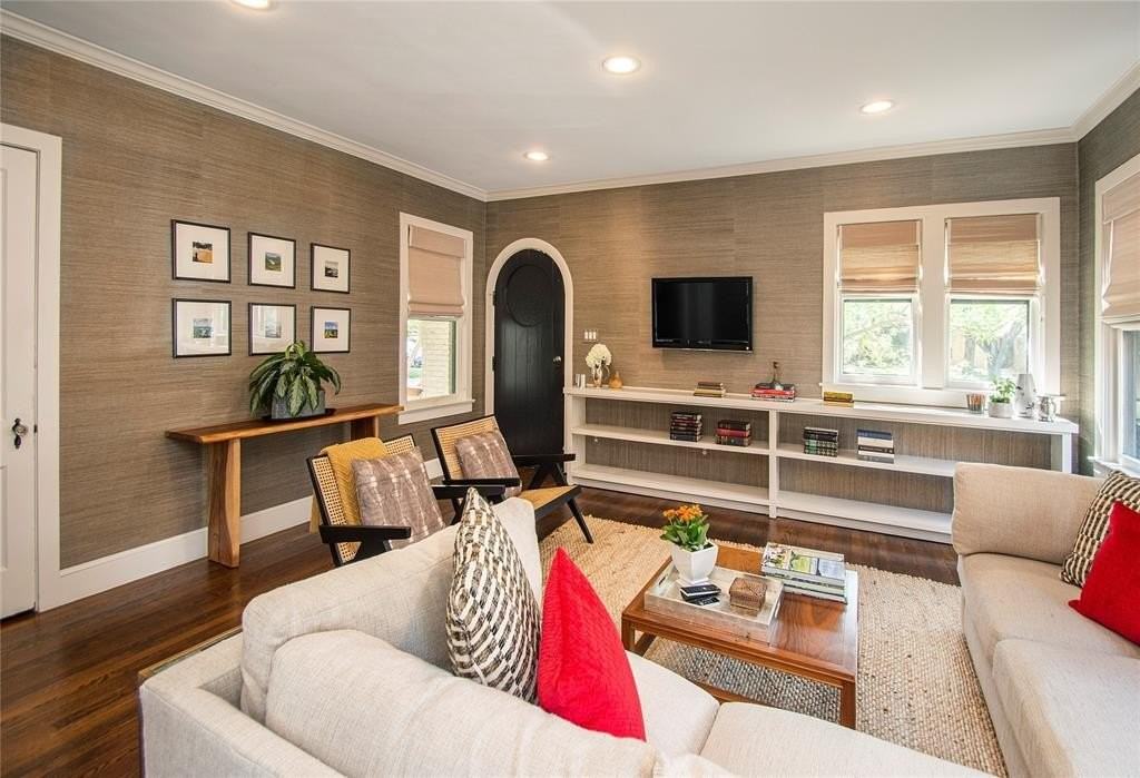 1134 N Clinton Ave - Photo 7 of 28