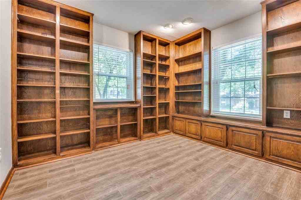 2711 Lincoln Dr - Photo 5 of 36