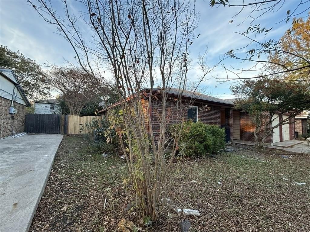 607 Sherman Dr - Photo 3 of 23