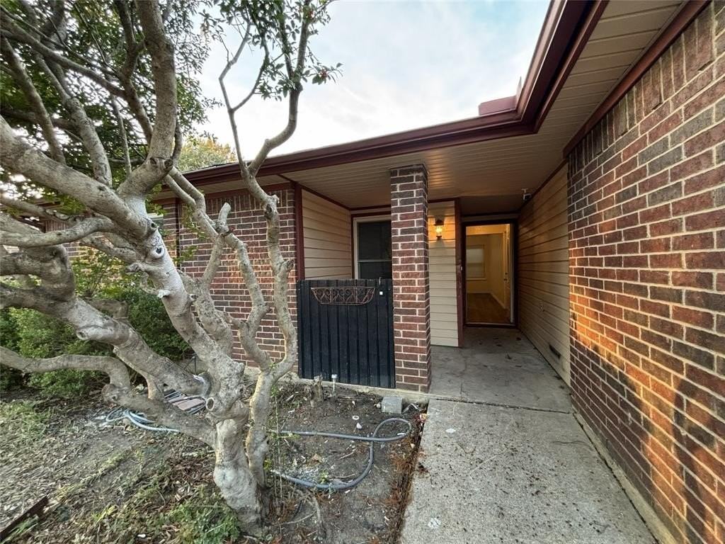 607 Sherman Dr - Photo 4 of 23