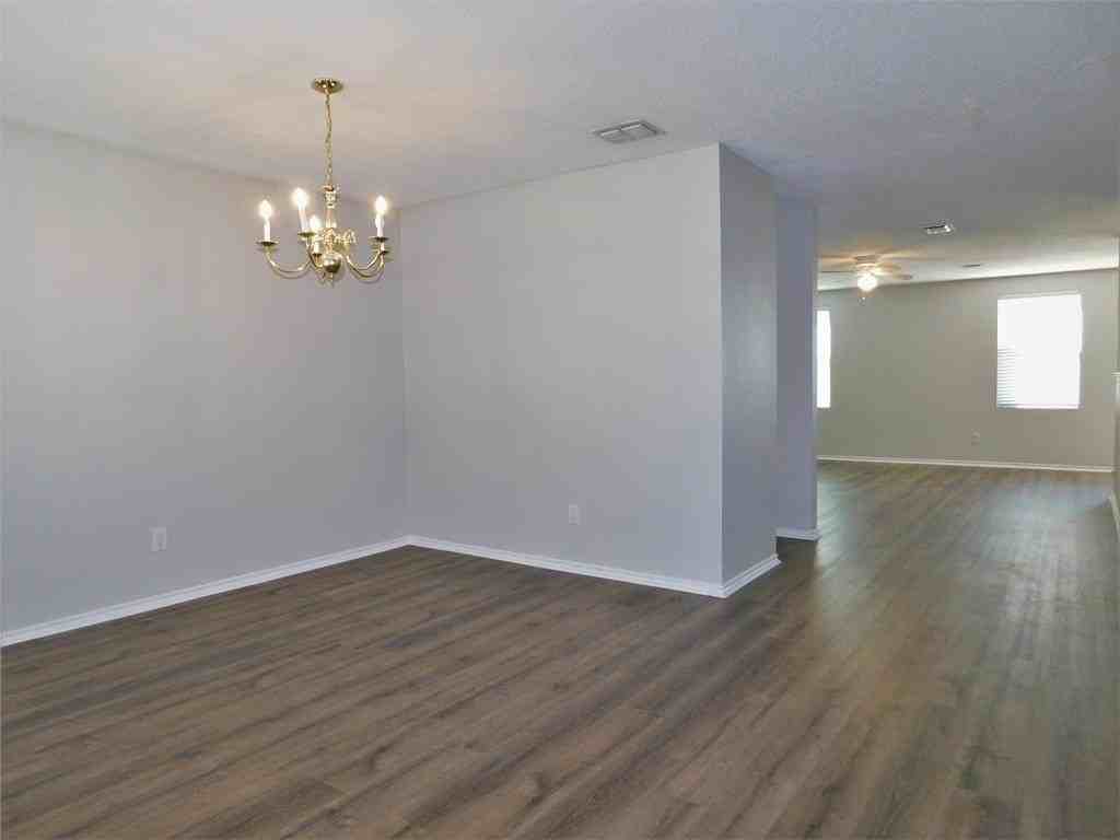 2628 S Wavecrest Ct - Photo 7 of 32