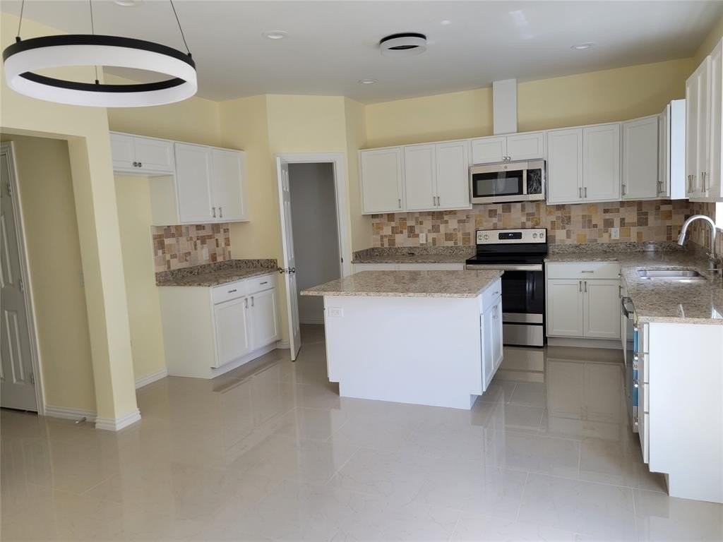 4714 Frank St - Photo 5 of 22