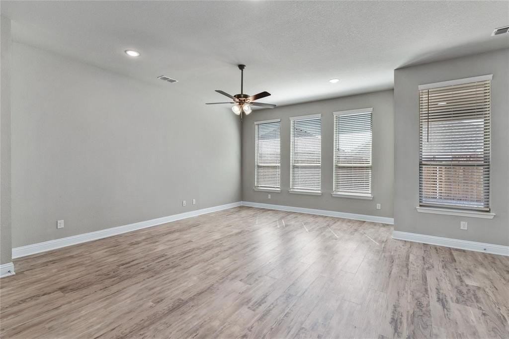 206 Miramar Ave - Photo 4 of 23