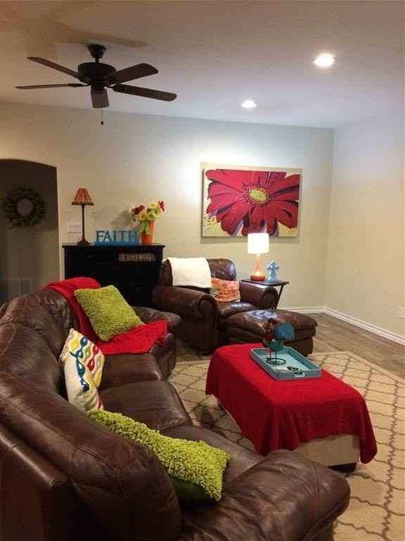 907 Clearview St - Photo 2 of 8