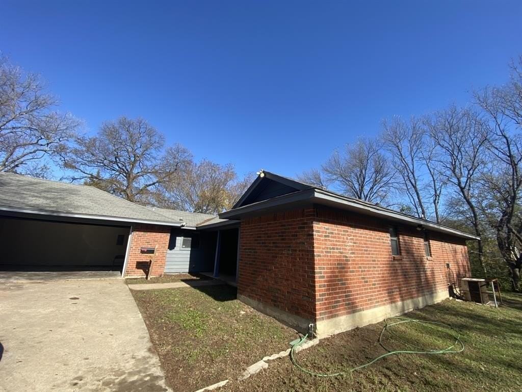 724 N Elm St - Photo 2 of 25