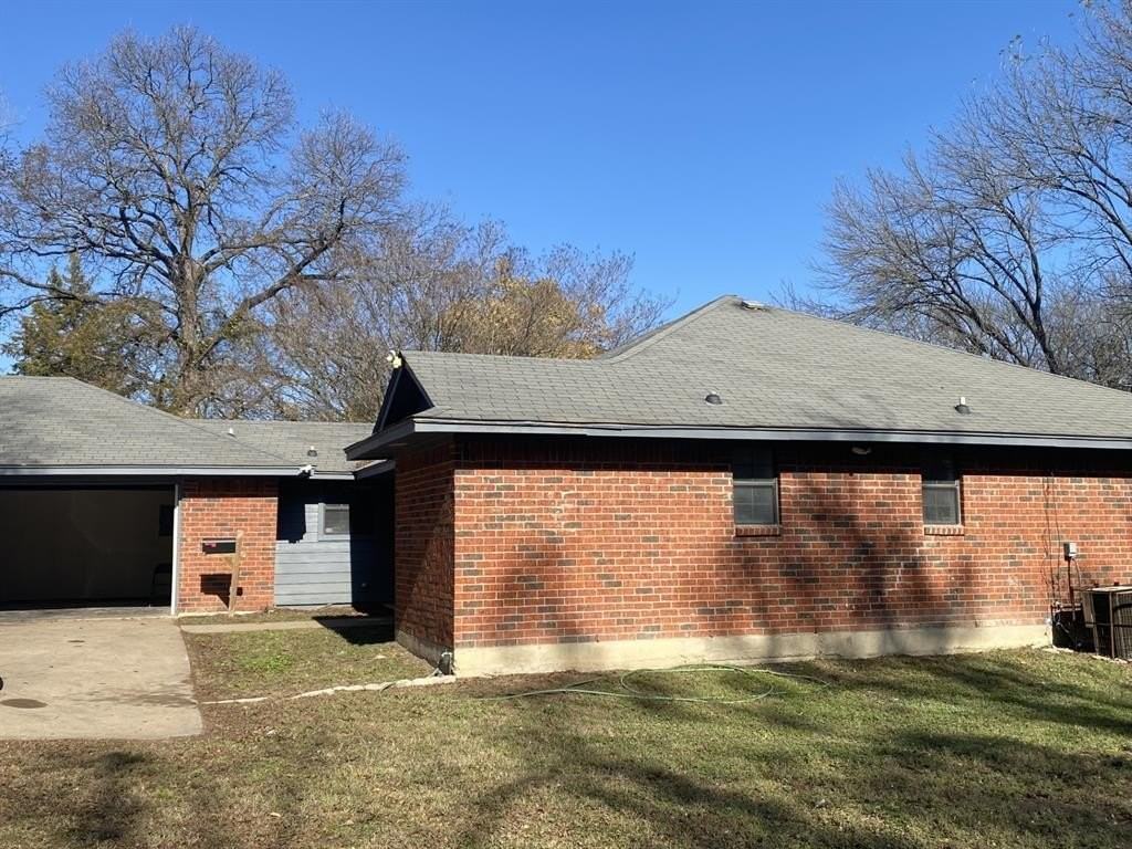 724 N Elm St - Photo 3 of 25