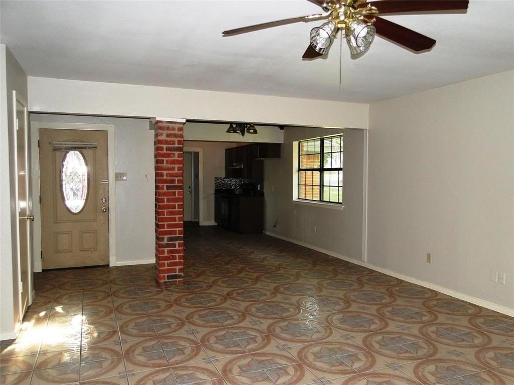 724 N Elm St - Photo 6 of 25