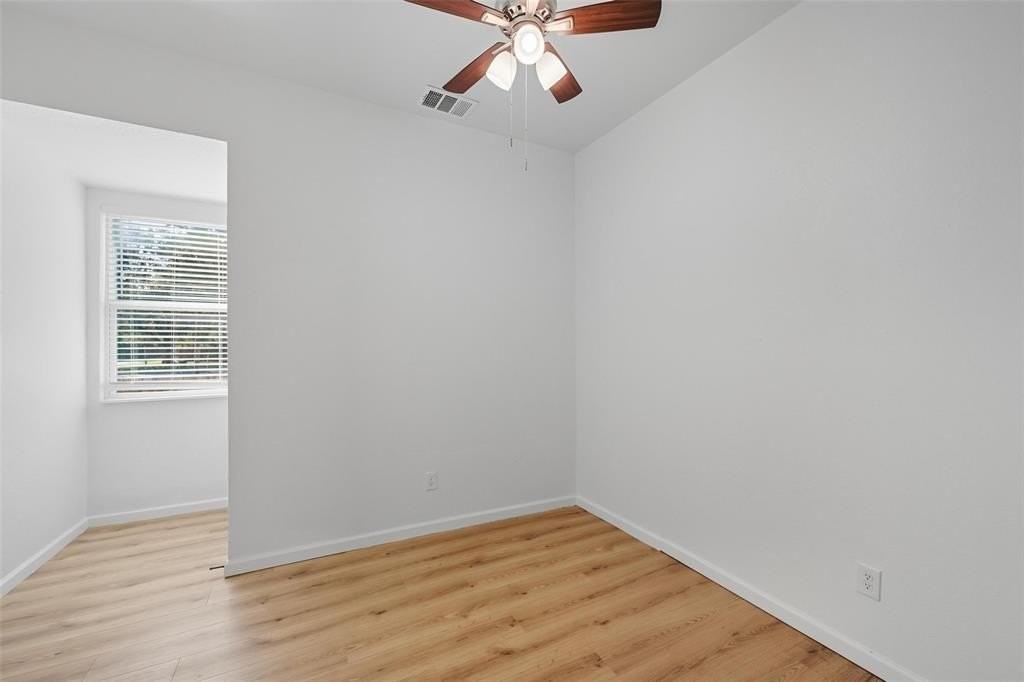 728 S Elm St - Photo 4 of 20