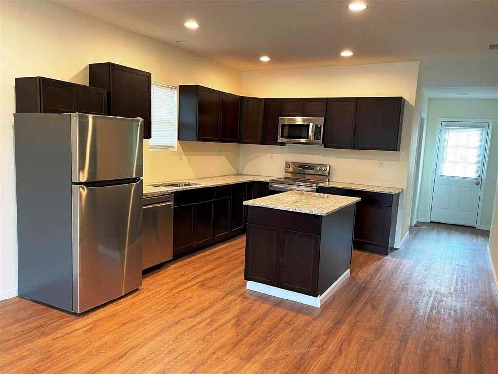 5424 Cottey St - Photo 3 of 8