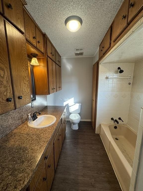 1113 East Quinlan Parkway - Photo 6 of 10