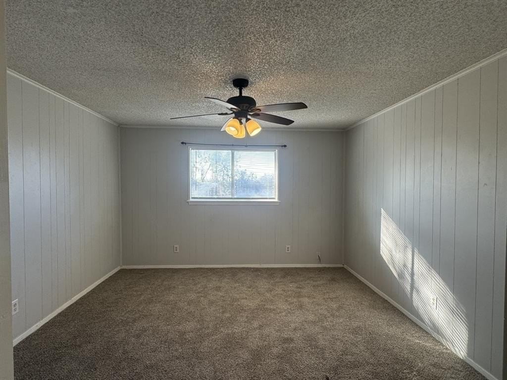 1113 East Quinlan Parkway - Photo 7 of 10