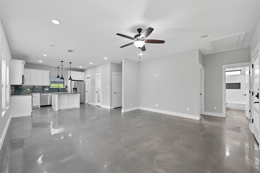 610 East Shepherd Street - Photo 2 of 20