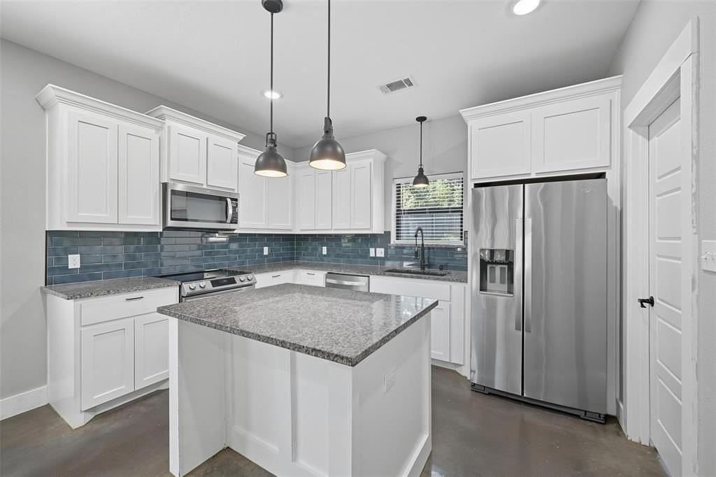 610 East Shepherd Street - Photo 6 of 20