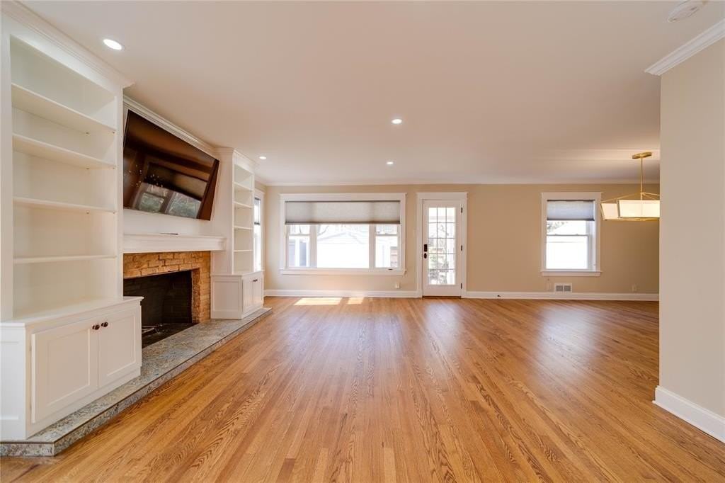 2536 Shirley Avenue - Photo 4 of 31