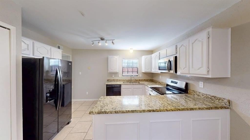 600 Canyon Side Way - Photo 4 of 27