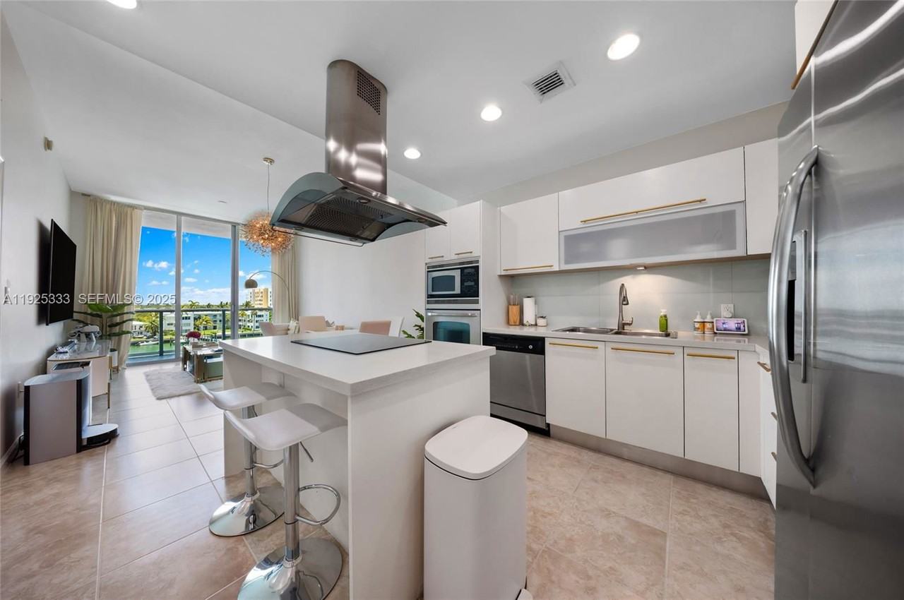 7930 East Dr #506 - Photo 2 of 8