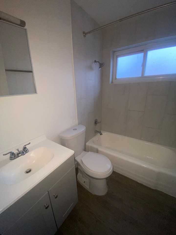 815 Courtois Street #C - Photo 6 of 7