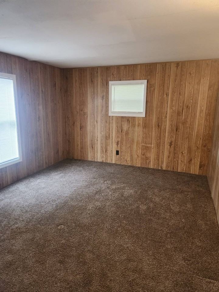 327 Becky Ln - Photo 3 of 8