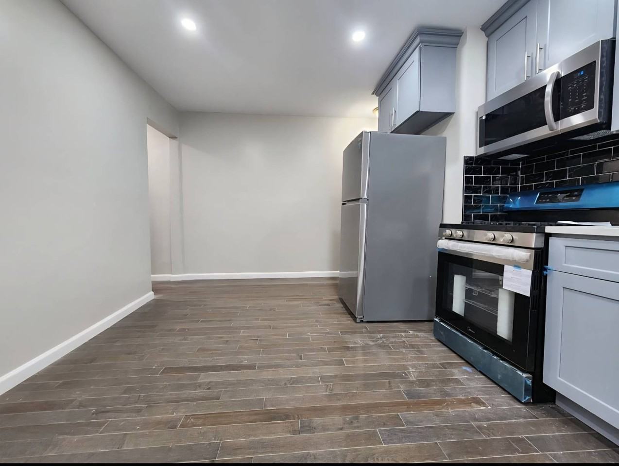 11578 217th St #2 - Photo 3 of 14