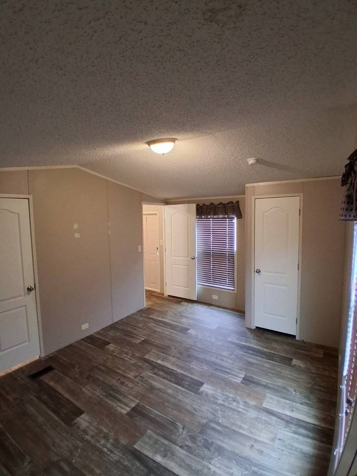 7650 W Us Highway 90 #522 - Photo 4 of 10