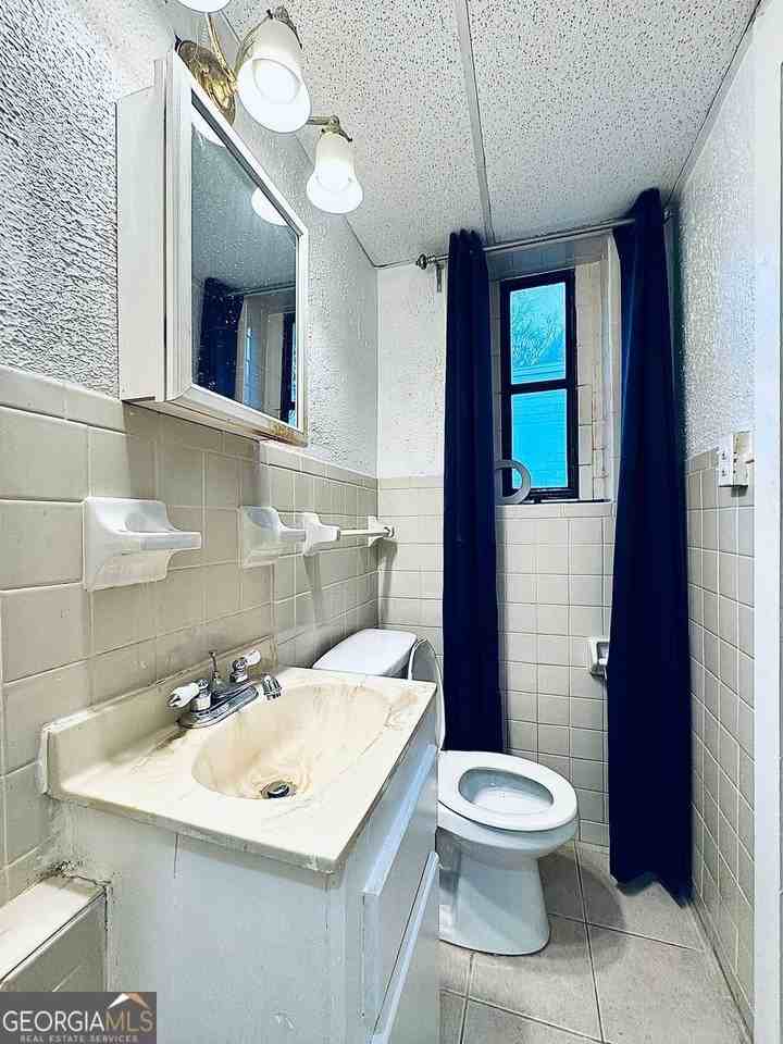 1447 Oxford Rd Ne - Photo 5 of 8