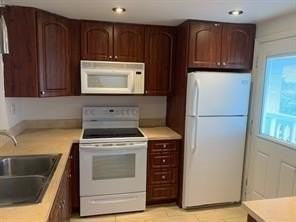 320 Ne 12th Ave #503 - Photo 3 of 19