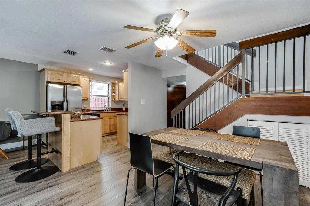 2530 Ne 9th St #1 - Photo 5 of 37