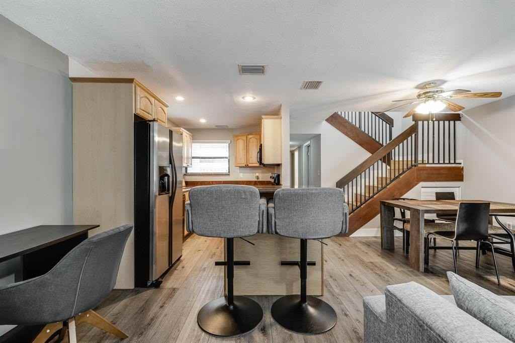 2530 Ne 9th St #1 - Photo 6 of 37