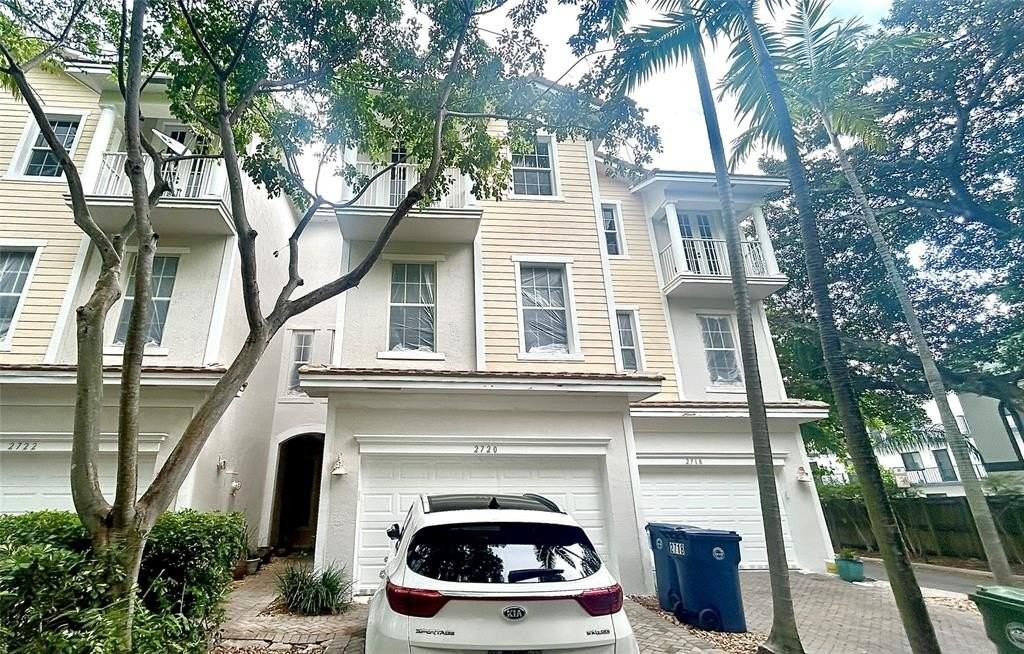 2720 Northeast 9th Avenue - Photo 2 of 24