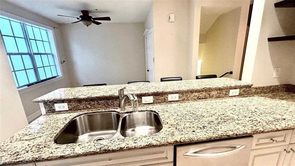 2720 Northeast 9th Avenue - Photo 7 of 24