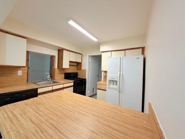 8660 Nw 26th Pl - Photo 7 of 12