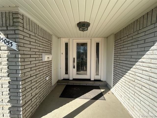 15053 Inbrook Dr - Photo 3 of 29