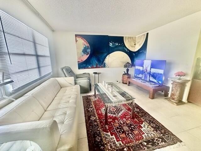 4014 Newcastle A - Photo 5 of 35