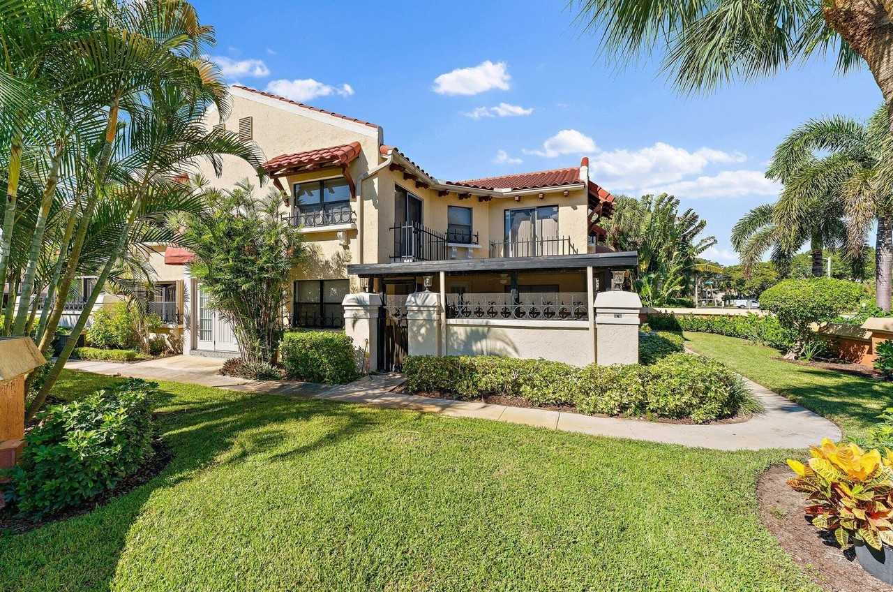 3 Uno Lago Drive #3 - Photo 3 of 31