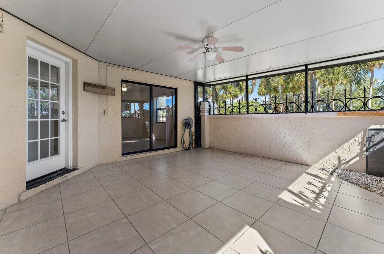 3 Uno Lago Drive #3 - Photo 6 of 31