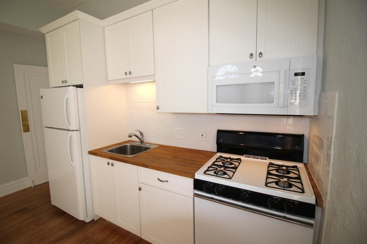 301 South Palmway #3 - Photo 3 of 28