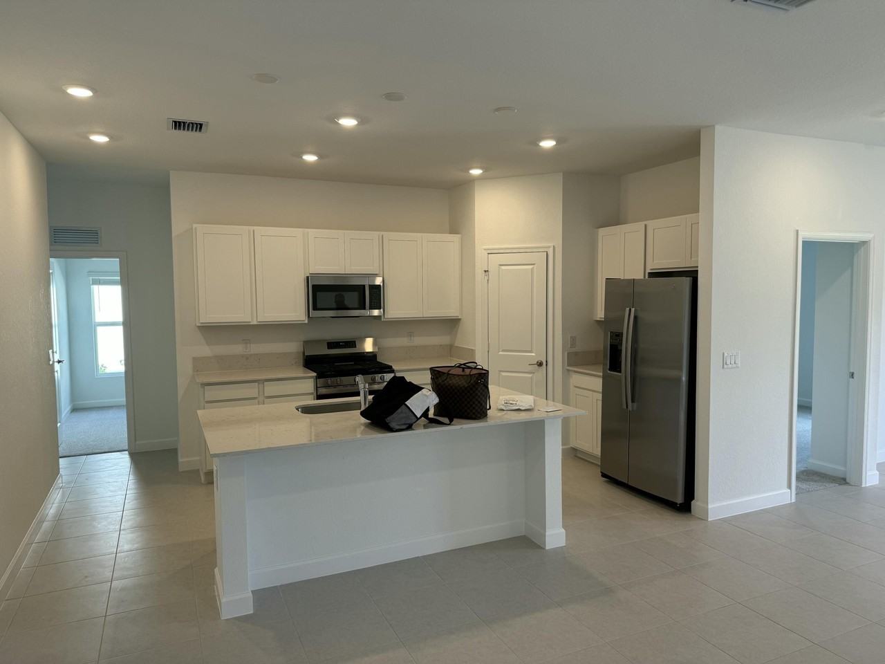 10501 10501 NW Suncrest Lp - Photo 4 of 26