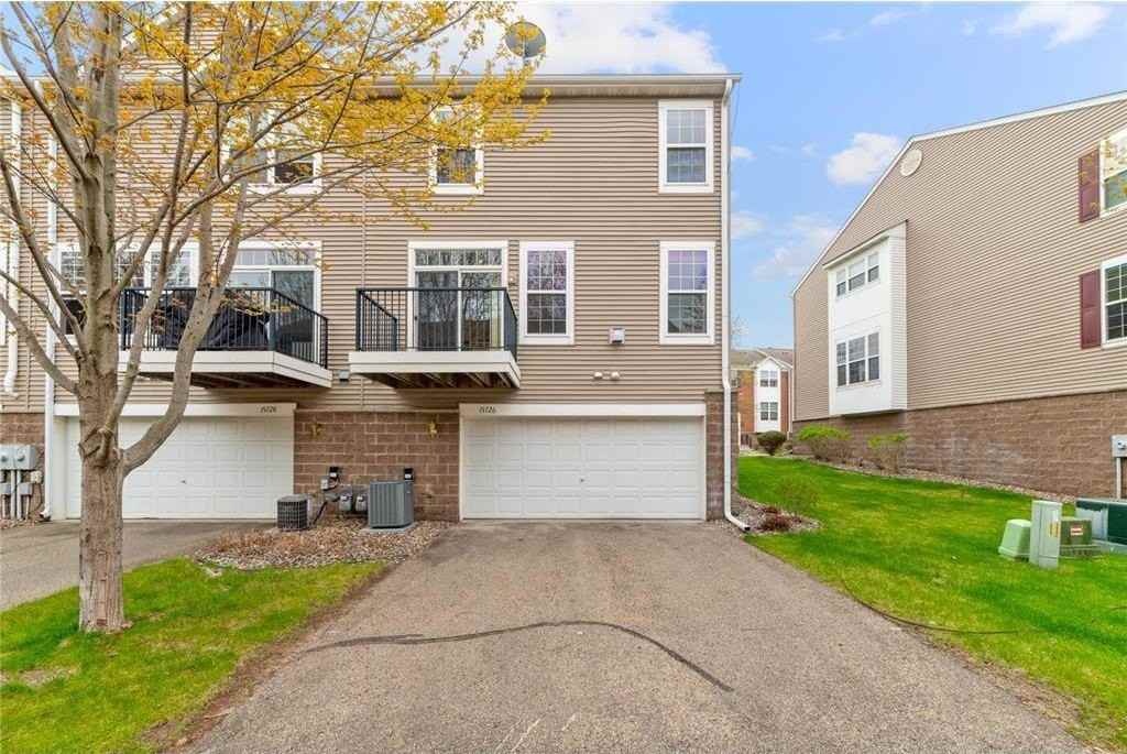 15726 Frisian Ln - Photo 2 of 50