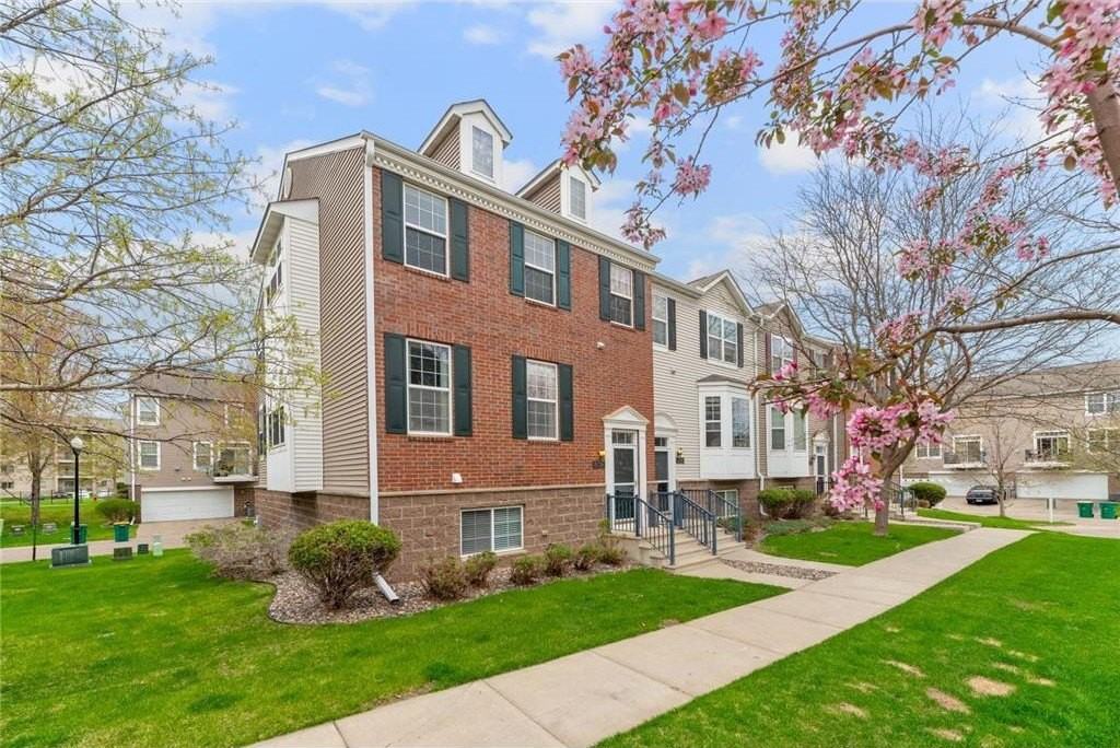 15726 Frisian Ln - Photo 7 of 50